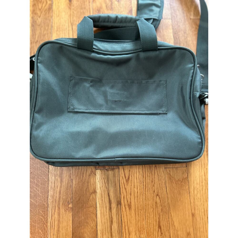 Delsey Laptop Computer Messenger Bag Army Green Tons of Storage EUC - Picture 8 of 10